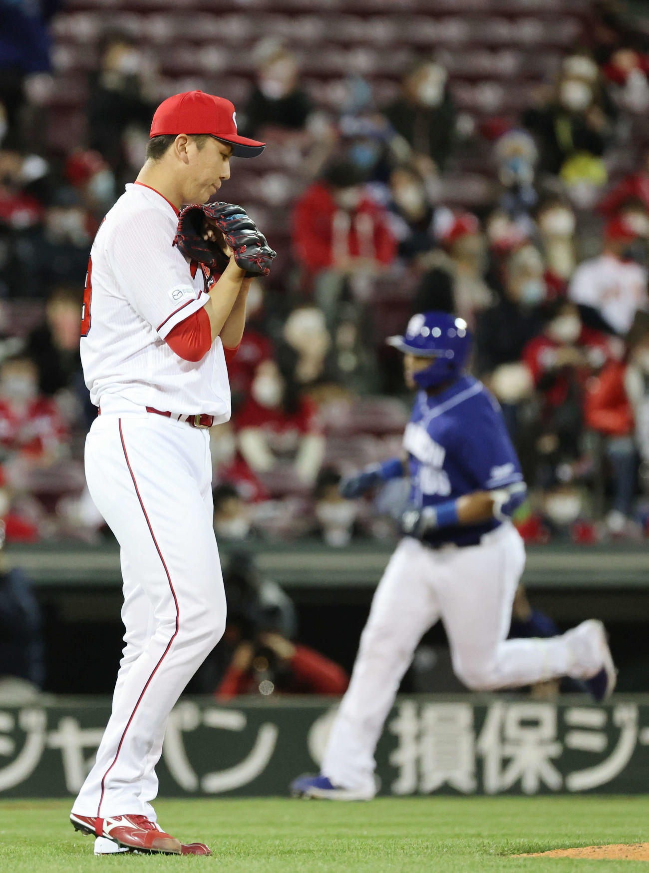 ケムナはビシエドに右越え逆転2点本塁打を浴びる（撮影・加藤孝規）