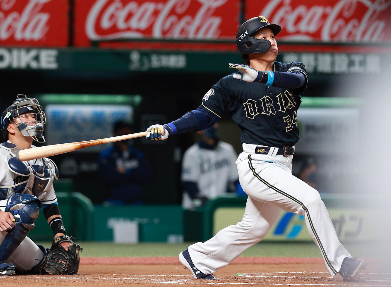 西武対オリックス　6回表オリックス2死、吉田正は右越えソロ本塁打を放つ（撮影・浅見桂子）