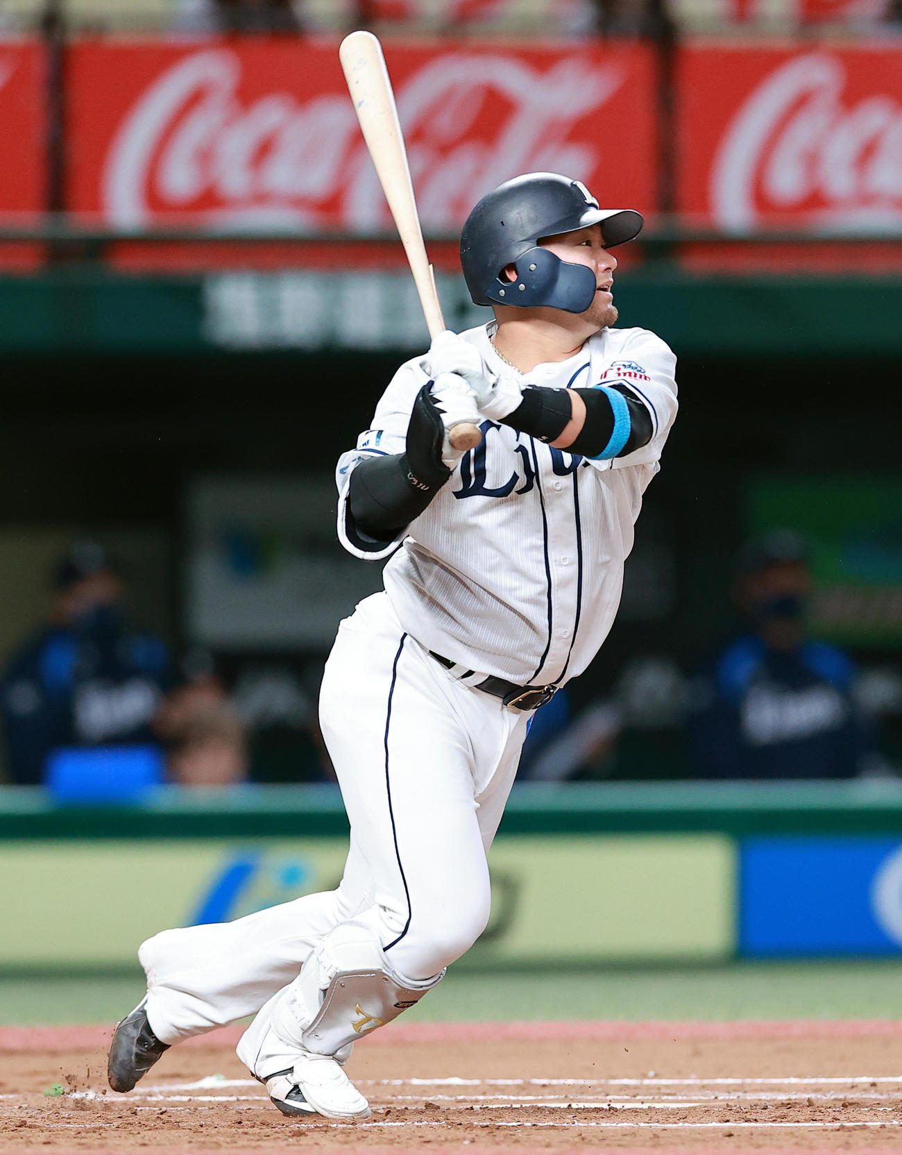 西武対オリックス　1回裏西武1死二塁、森は相手二塁失策を呼ぶ打撃で先制する（撮影・浅見桂子）