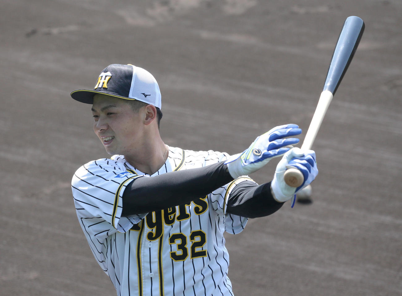 ティー打撃の井上広大（代表撮影）
