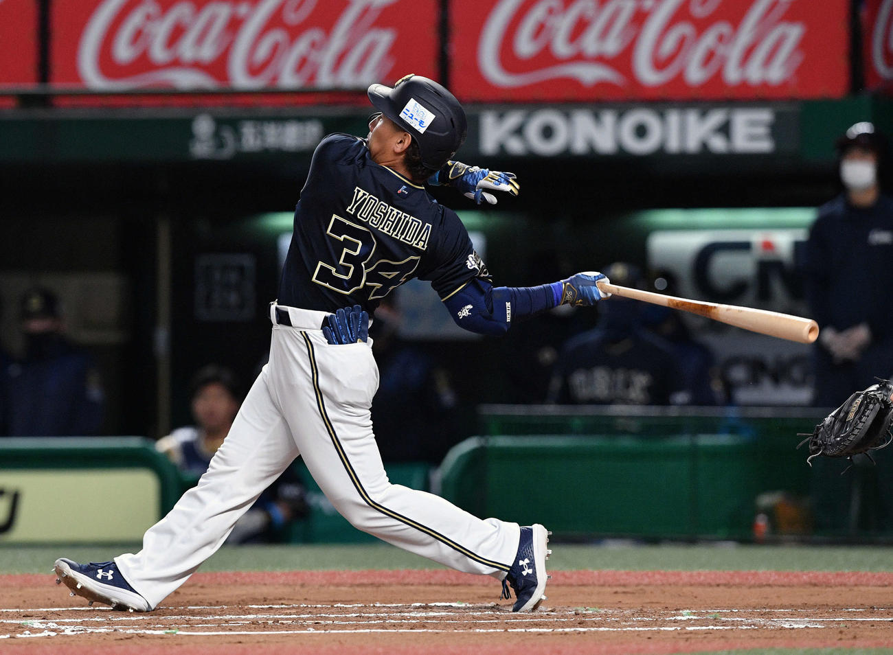 西武対オリックス　6回表オリックス2死、吉田正は右越えソロ本塁打を放つ（撮影・滝沢徹郎）