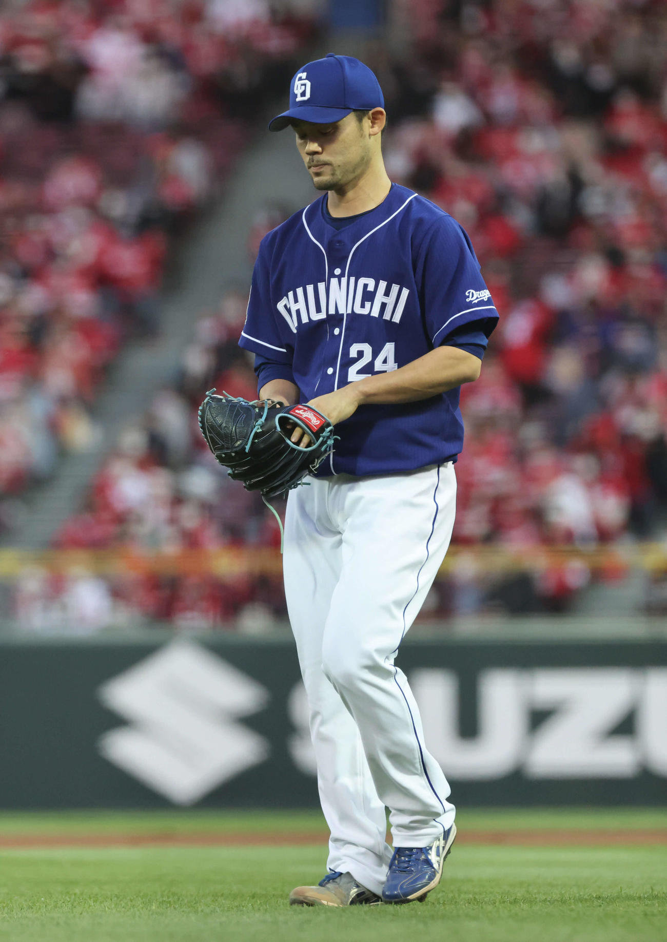 プロ野球広島対中日　1回裏広島　西川龍馬に2点本塁打を打たれるなどした中日先発の福谷（撮影・加藤孝規）
