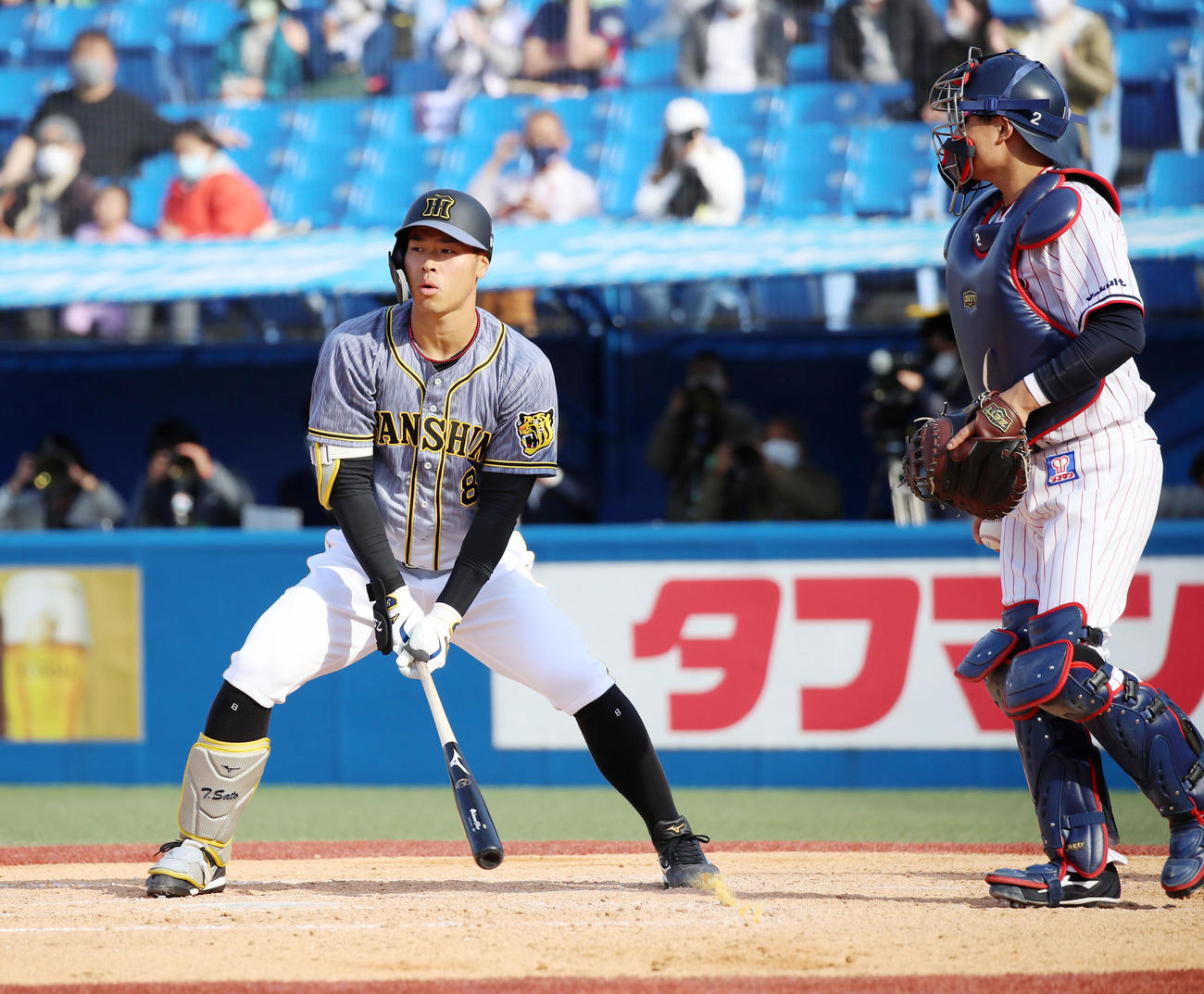 ヤクルト対阪神　5回表阪神1死一塁、三振する佐藤輝明（撮影・加藤哉）