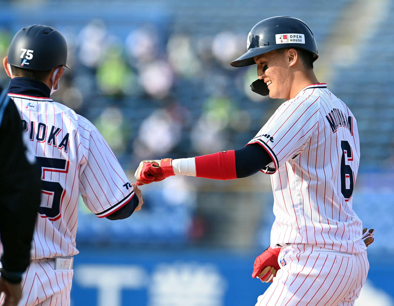 ヤクルト対阪神　5回裏ヤクルト1死一塁、プロ初安打を放った元山（撮影・ たえ 見朱実）