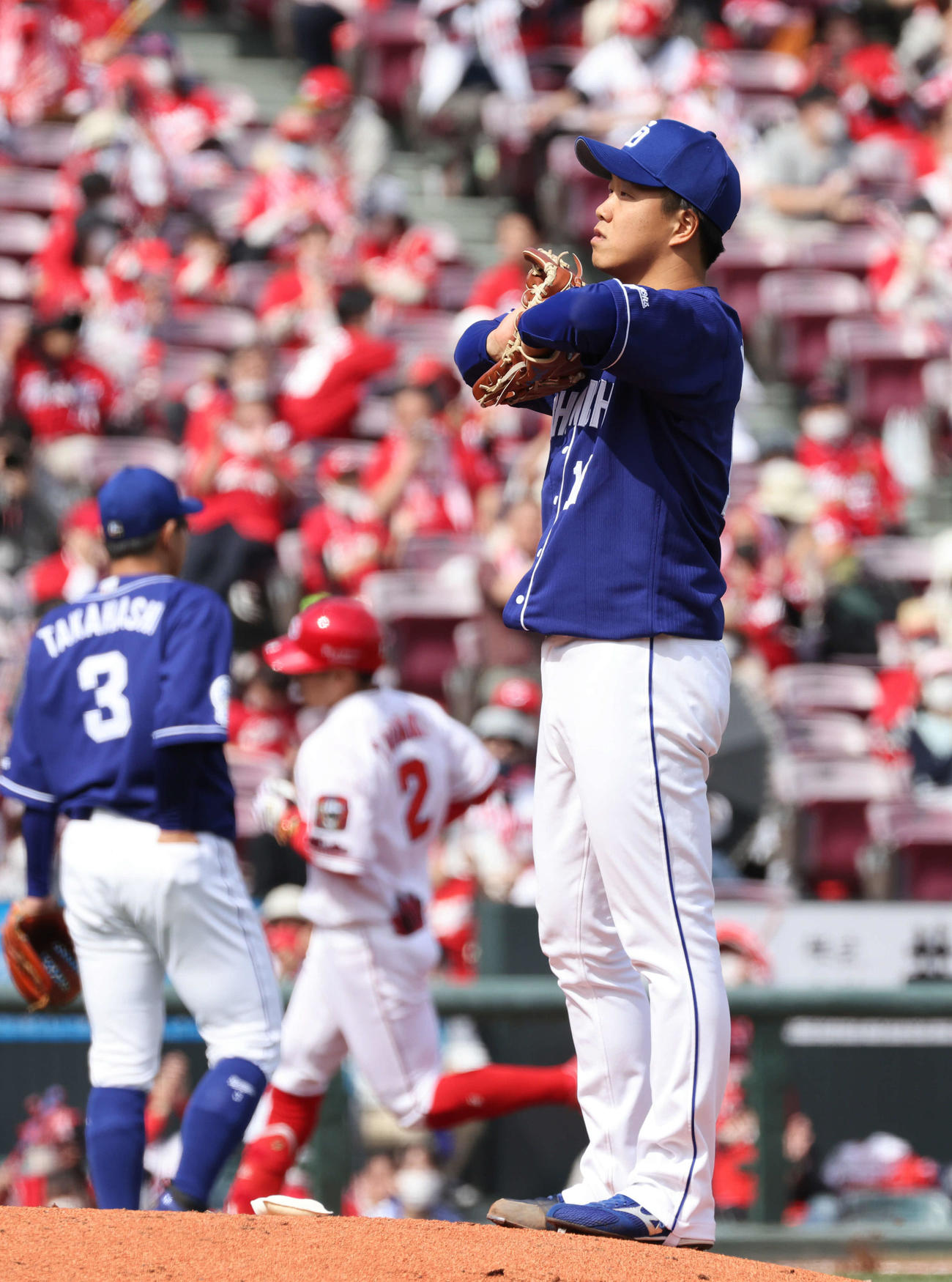 プロ野球広島対中日　1回裏広島無死、田中広に同点右越え本塁打を打たれた柳（撮影・加藤孝規）