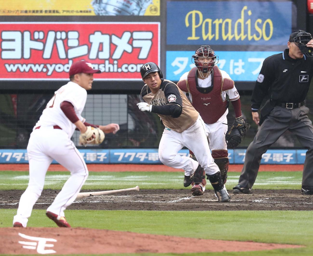 楽天対日本ハム　6回表日本ハム1死満塁、三ゴロの併殺に終わる樋口（撮影・黒川智章）