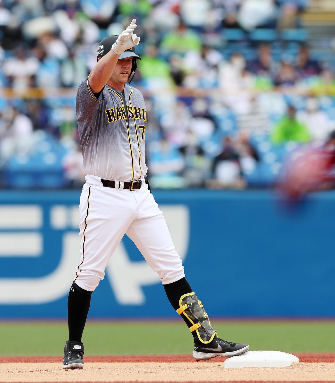 ヤクルト対阪神　1回表阪神2死一、二塁、サンズは中越え適時二塁打を放つ（撮影・加藤哉）