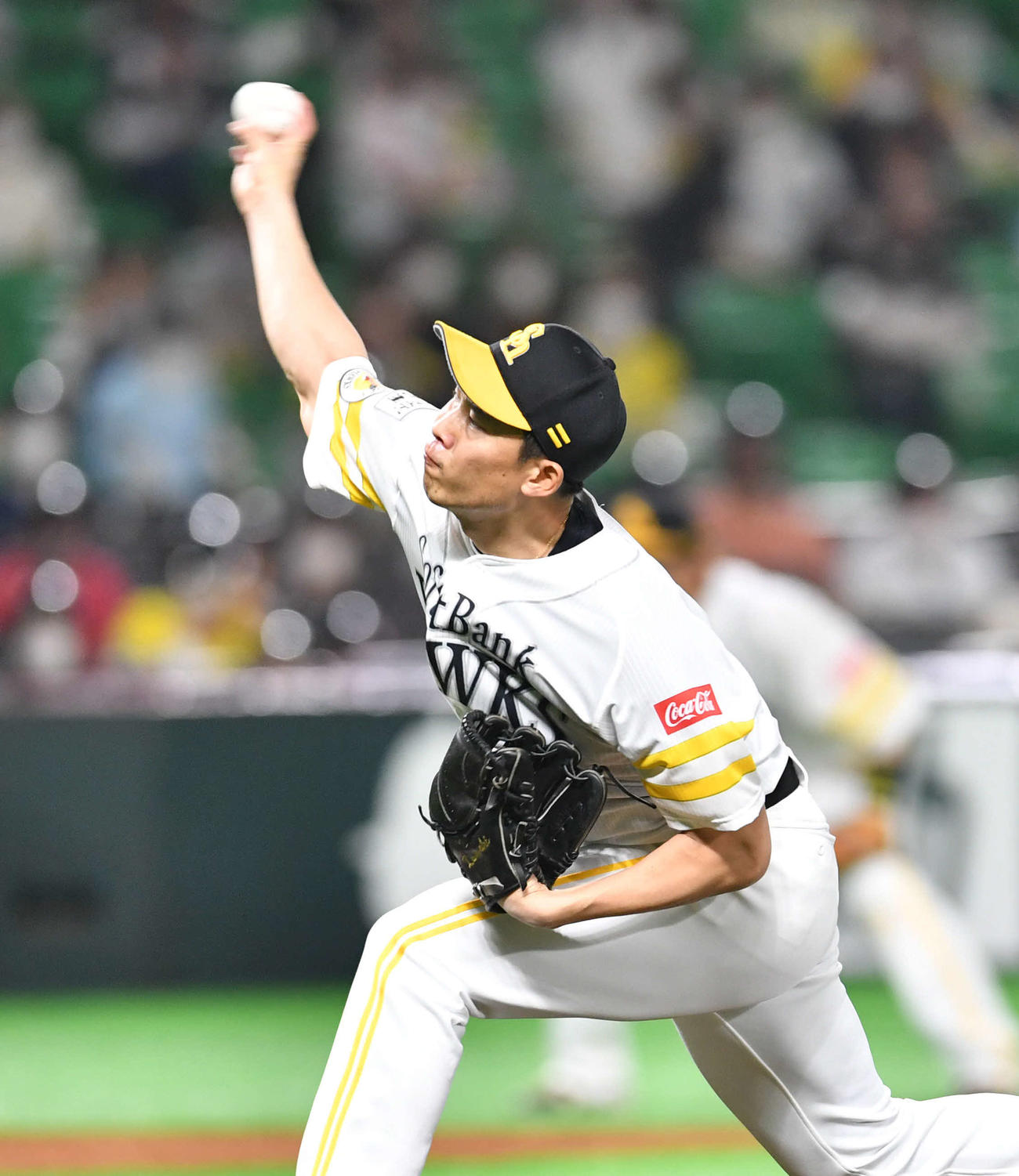 ソフトバンク対ロッテ　9回表より登板したソフトバンク4番手の岩崎（撮影・岩下翔太）