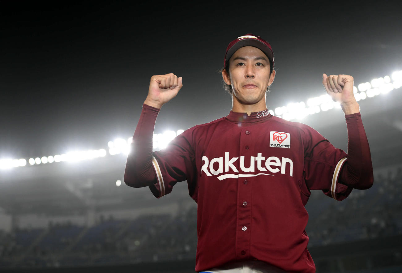 ロッテ対楽天　完封勝利で今季1勝目を飾った楽天岸（撮影・たえ見朱実）