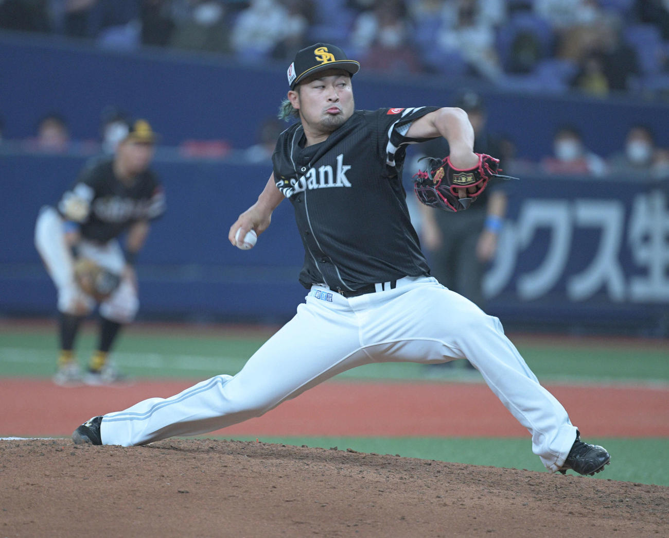 9回裏オリックス無死から登板した森唯斗（撮影・渦原淳）