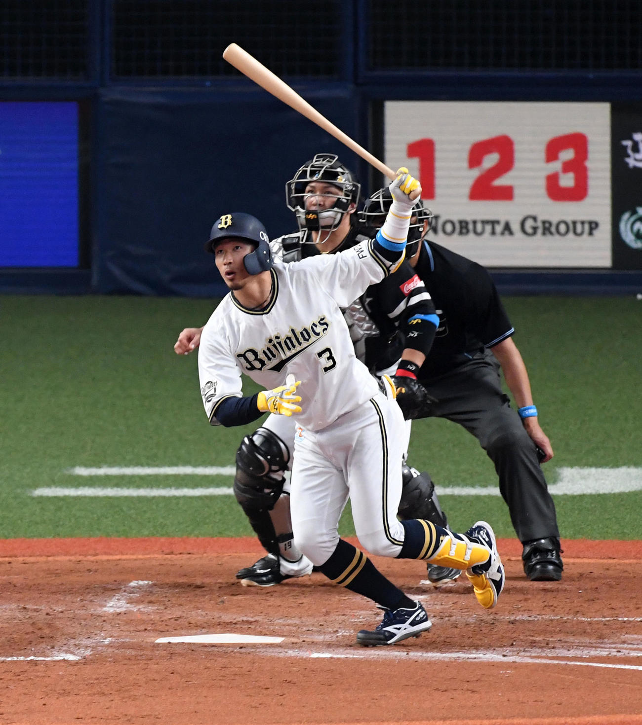 オリックス対ソフトバンク　2回裏オリックス無死一塁、安達は右飛に倒れる（撮影・前岡正明）