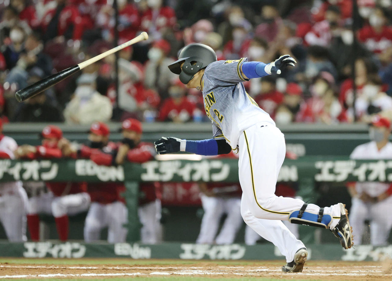 プロ野球広島対阪神　4回表阪神2死一、三塁、梅野は勝ち越しの中前適時打を放つ（撮影・加藤孝規）
