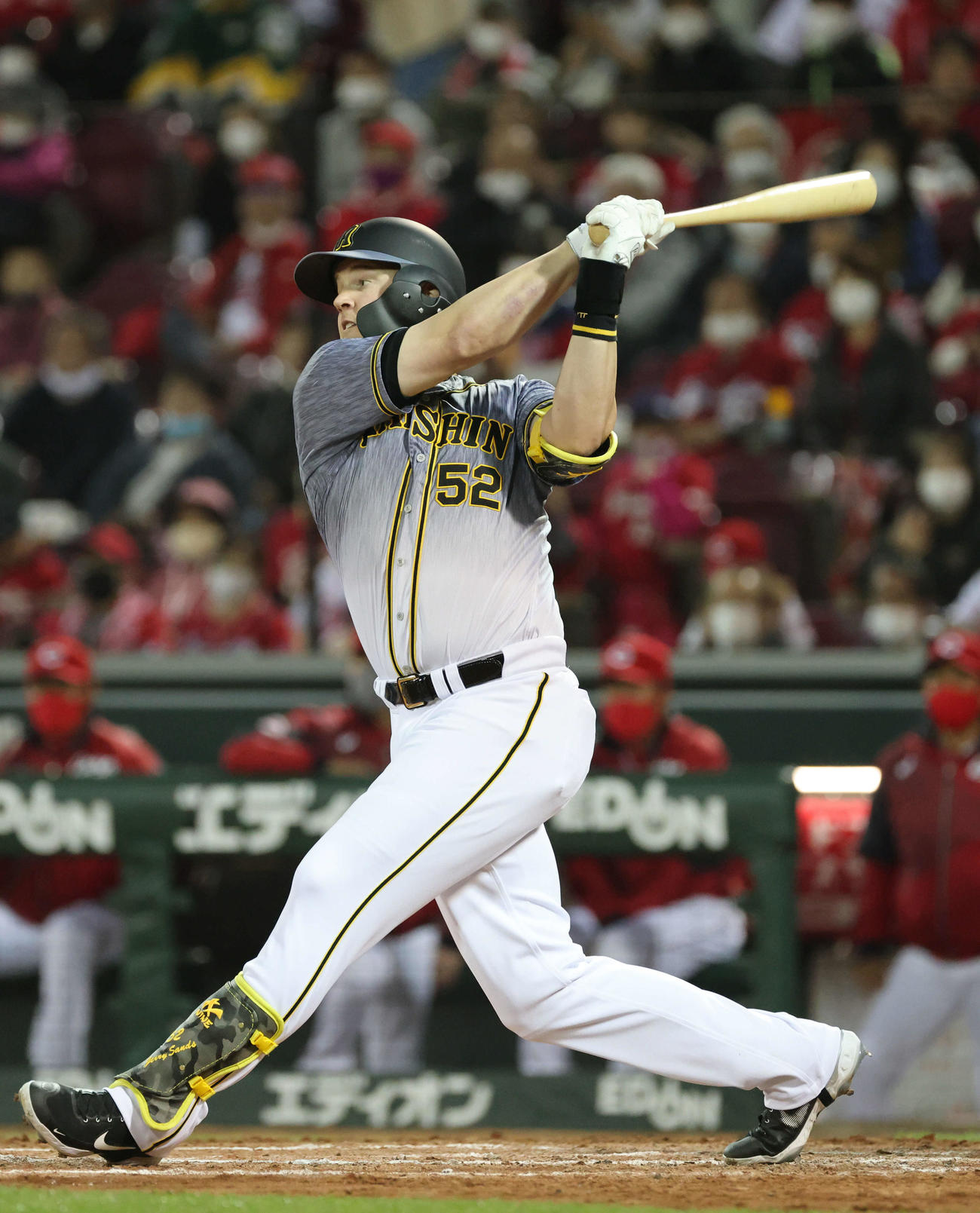 プロ野球広島対阪神　4回表阪神1死一、二塁、サンズは同点右適時打を放つ（撮影・加藤孝規）