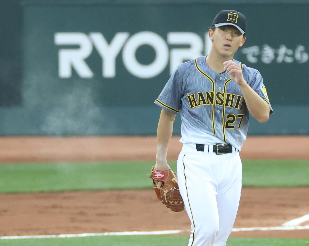 広島対阪神　1回、プロ初登板のマウンドにあがる先発伊藤将（撮影・清水貴仁）