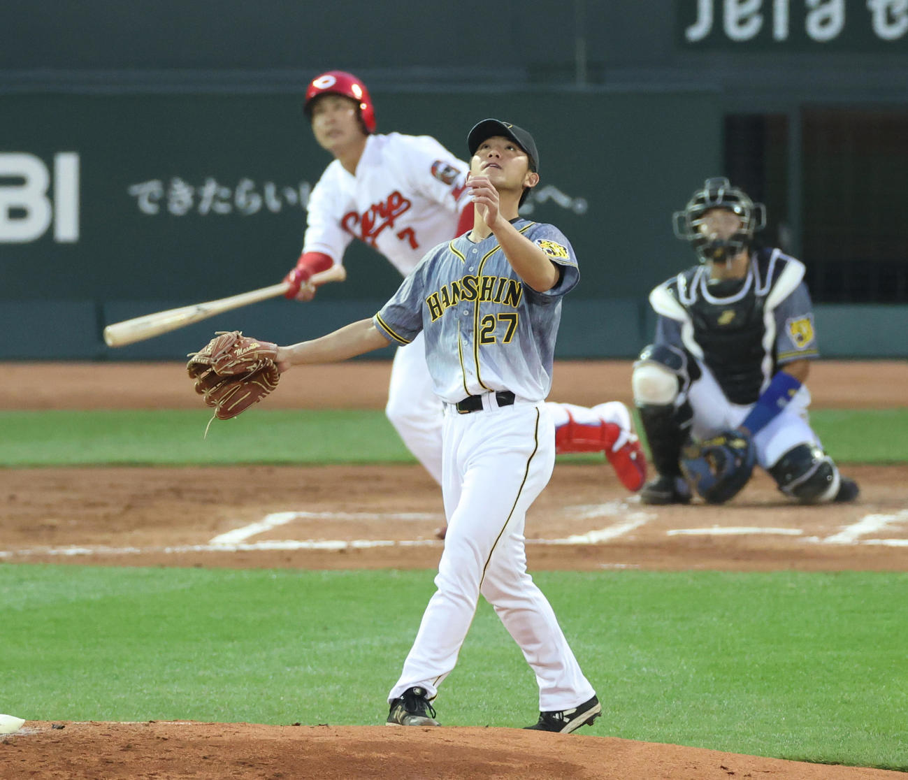 広島対阪神　2回裏広島1死、堂林を右飛に抑える伊藤将（撮影・清水貴仁）
