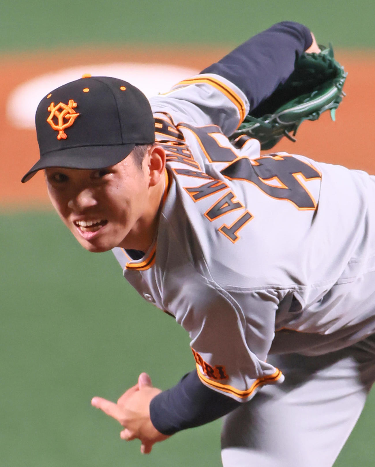 中日対巨人　巨人先発の高橋（撮影・足立雅史）