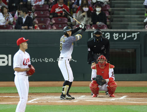 阪神佐藤輝明２打席連発はならず ４打席目は三振 プロ野球写真ニュース 日刊スポーツ