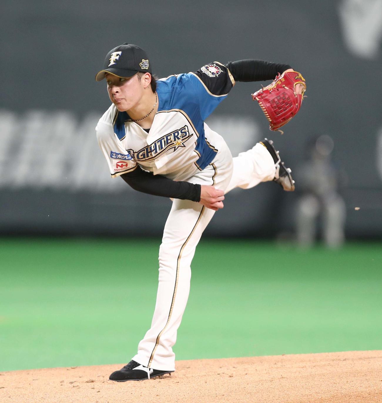 日本ハム対ロッテ　日本ハム先発の吉田（撮影・黒川智章）