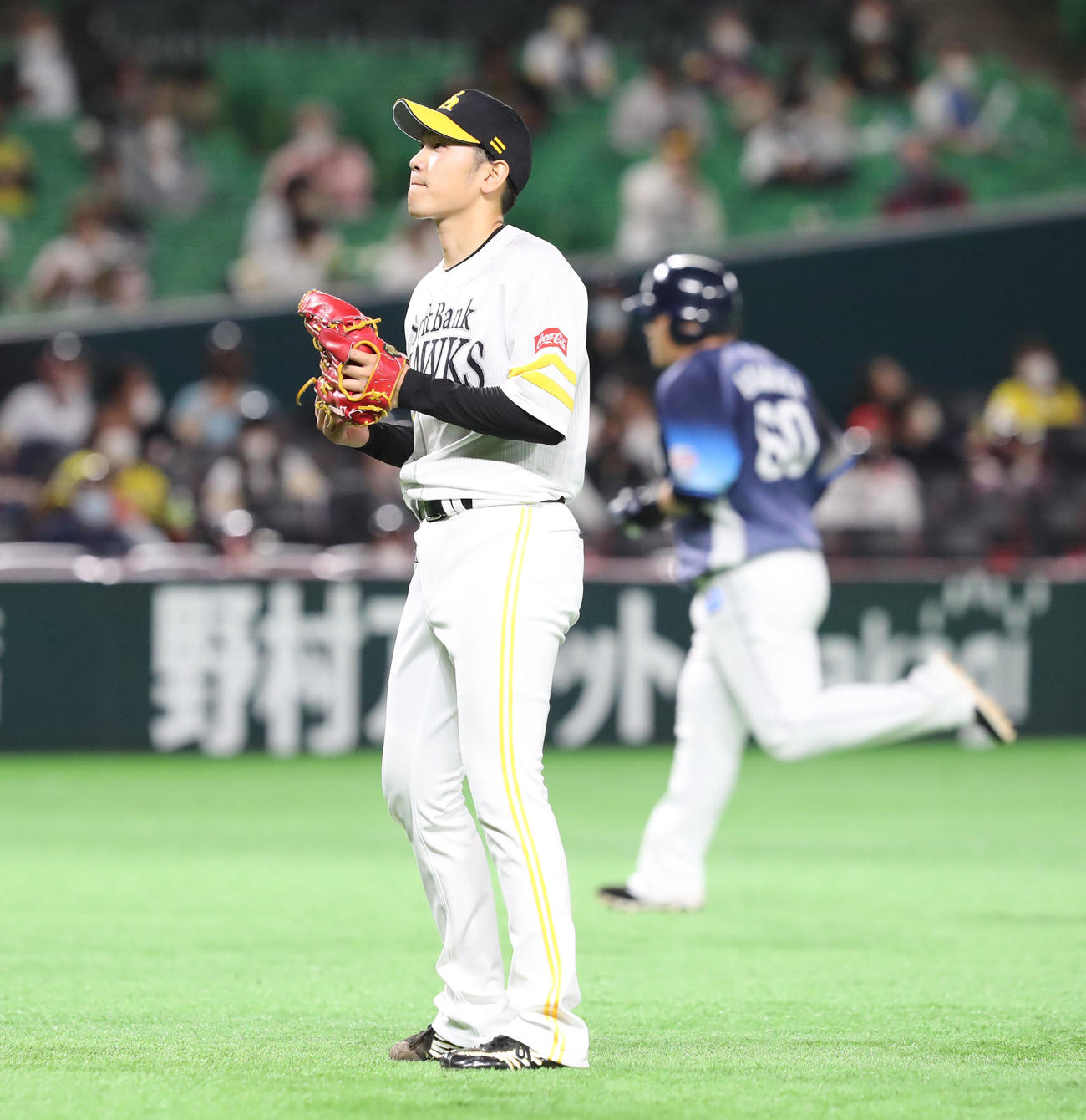 3回表西武1死一、二塁、石川は中村に左越え3点本塁打を浴びる（撮影・梅根麻紀）