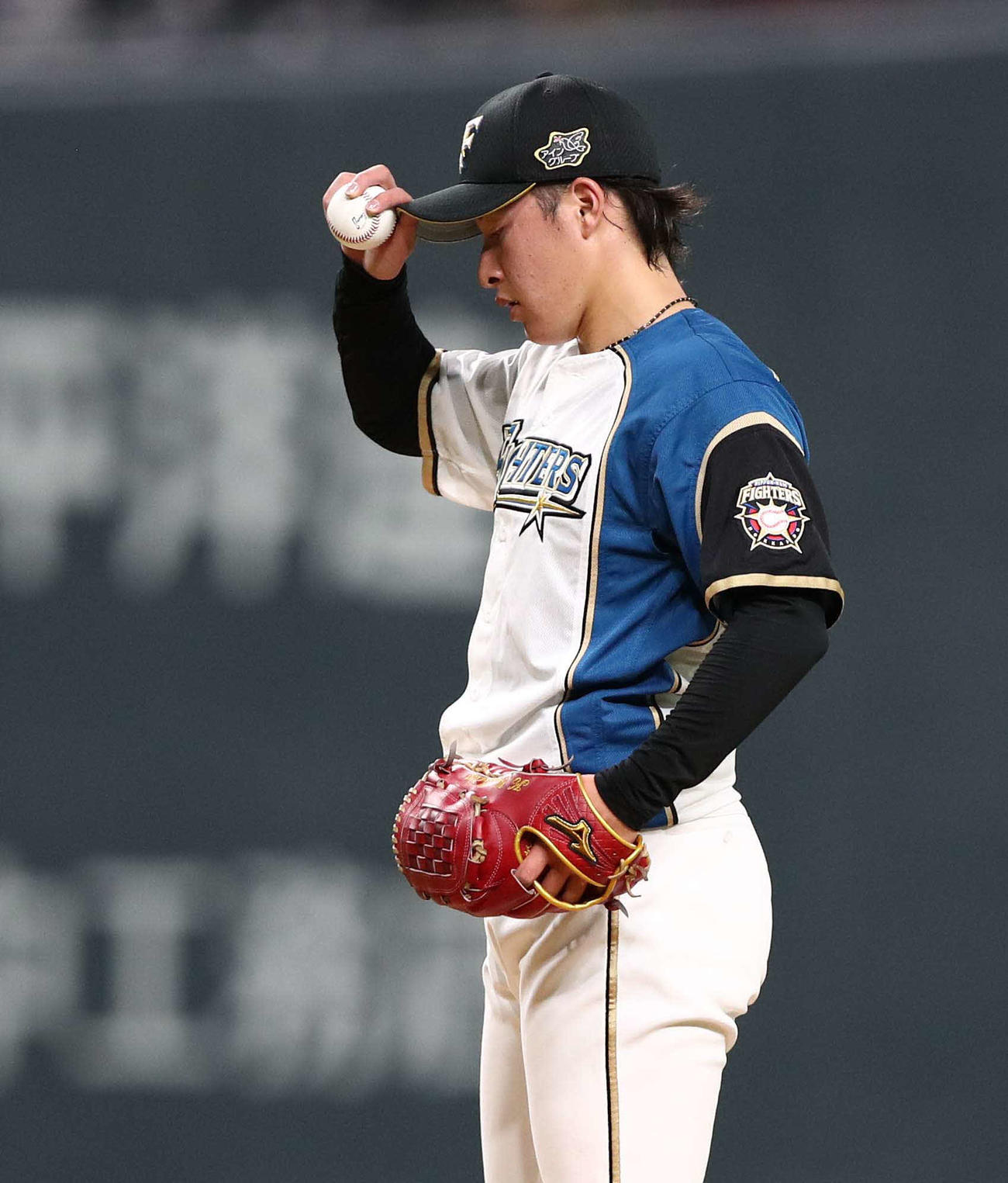 日本ハム対ロッテ　1回に2失点し、渋い表情の吉田（撮影・黒川智章）