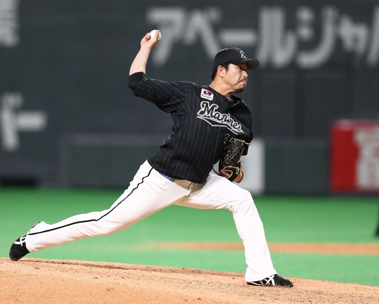 日本ハム対ロッテ　6回途中登板の田中（撮影・黒川智章）