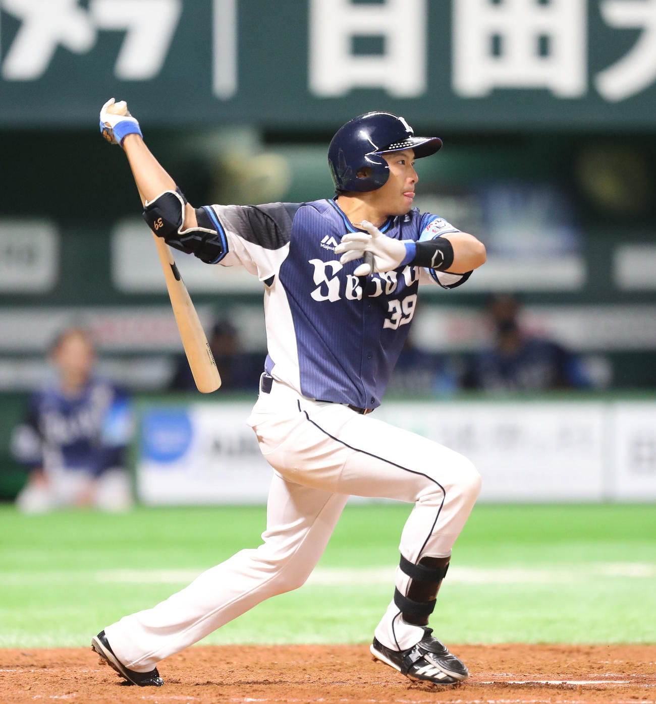 ソフトバンク対西武　5回表西武1死二塁、呉念庭は中前に適時打を放つ（撮影・梅根麻紀）