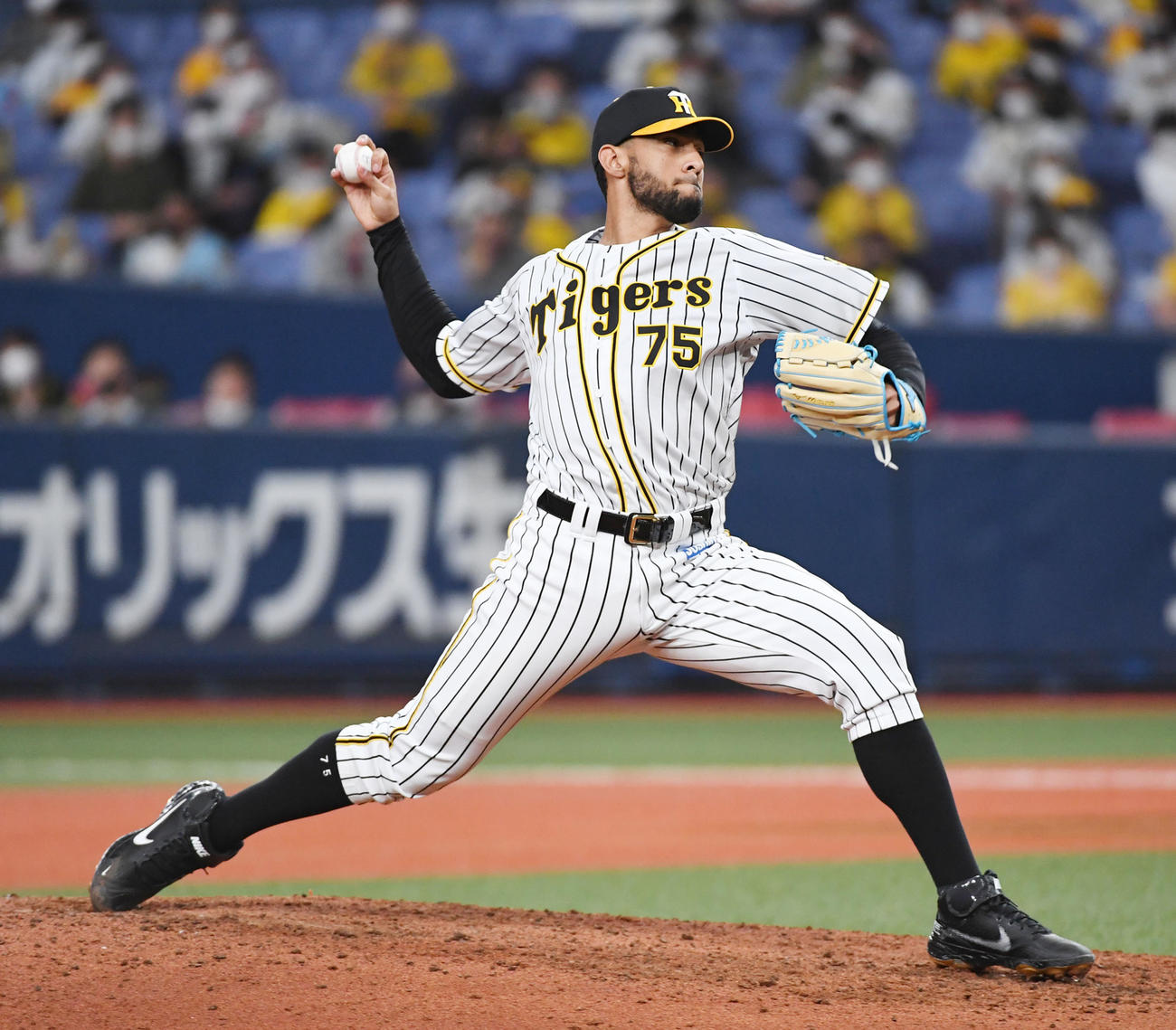 阪神対中日　9回を無失点に抑える阪神3番手のスアレス（撮影・前岡正明）