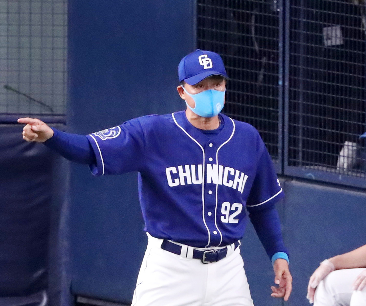 9回裏阪神1死二塁、与田監督は代打陽川に申告敬遠（撮影・加藤哉）