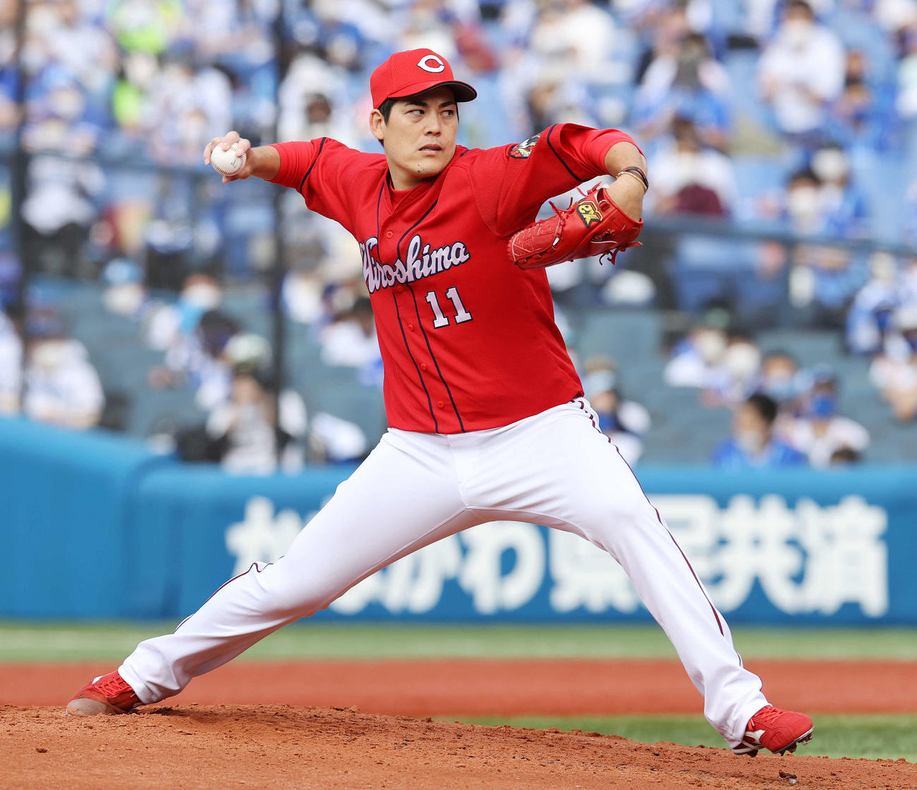 DeNA対広島　先発し力投する広島九里（撮影・鈴木正人）