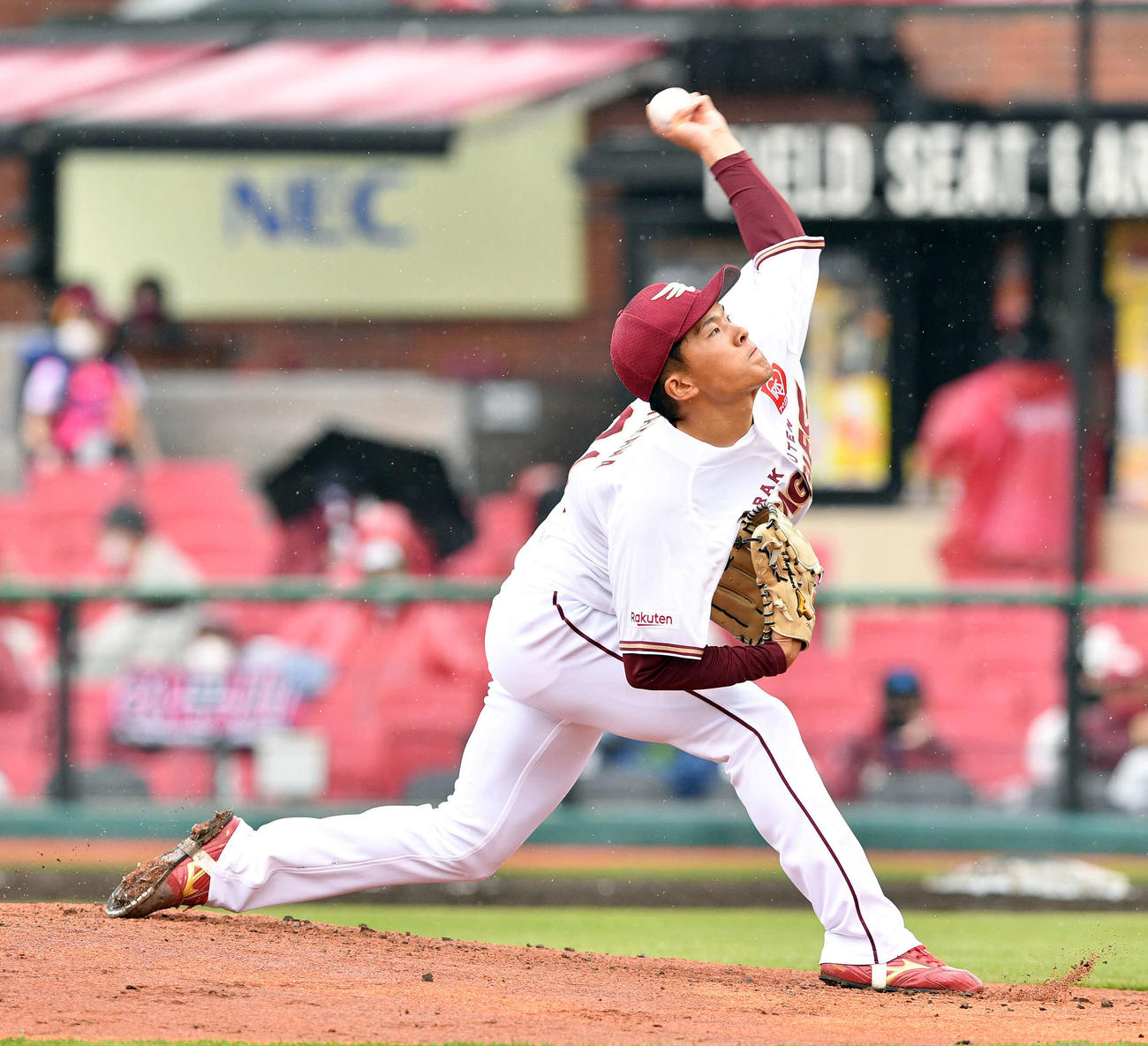 楽天対オリックス　楽天先発の早川（撮影・滝沢徹郎）