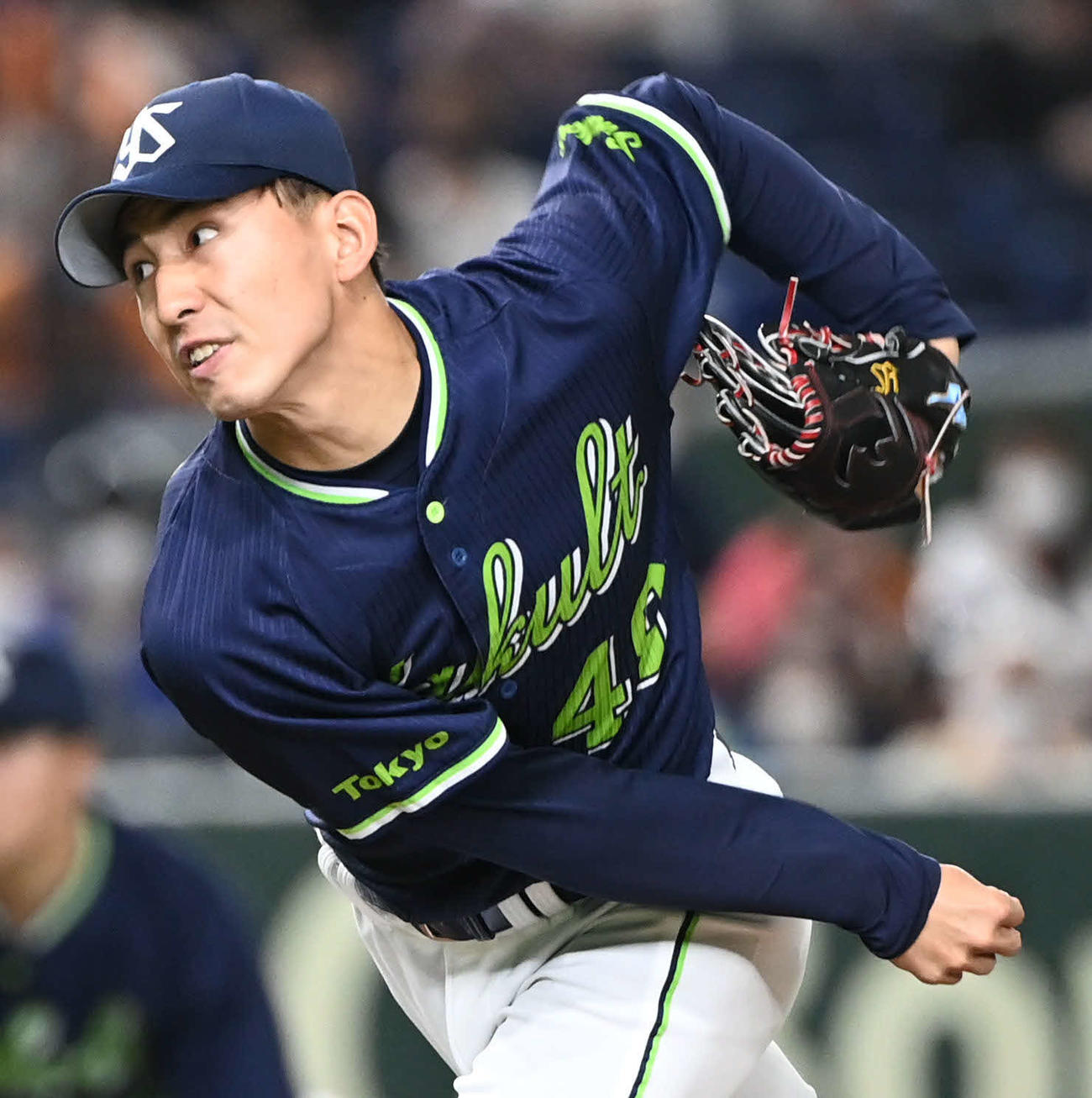 巨人対ヤクルト　力投するヤクルト先発の金久保（撮影・山崎安昭）