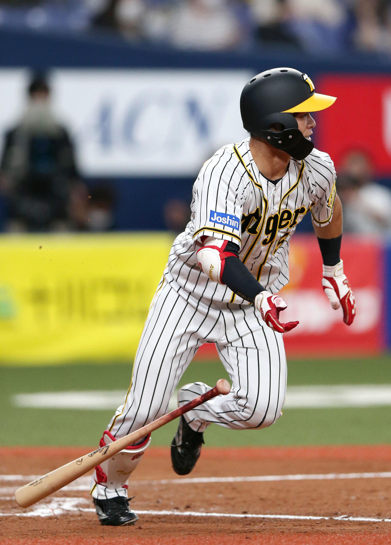 阪神対中日　7回裏阪神無死、代打中野は中前打を放つ（撮影・上山淳一）
