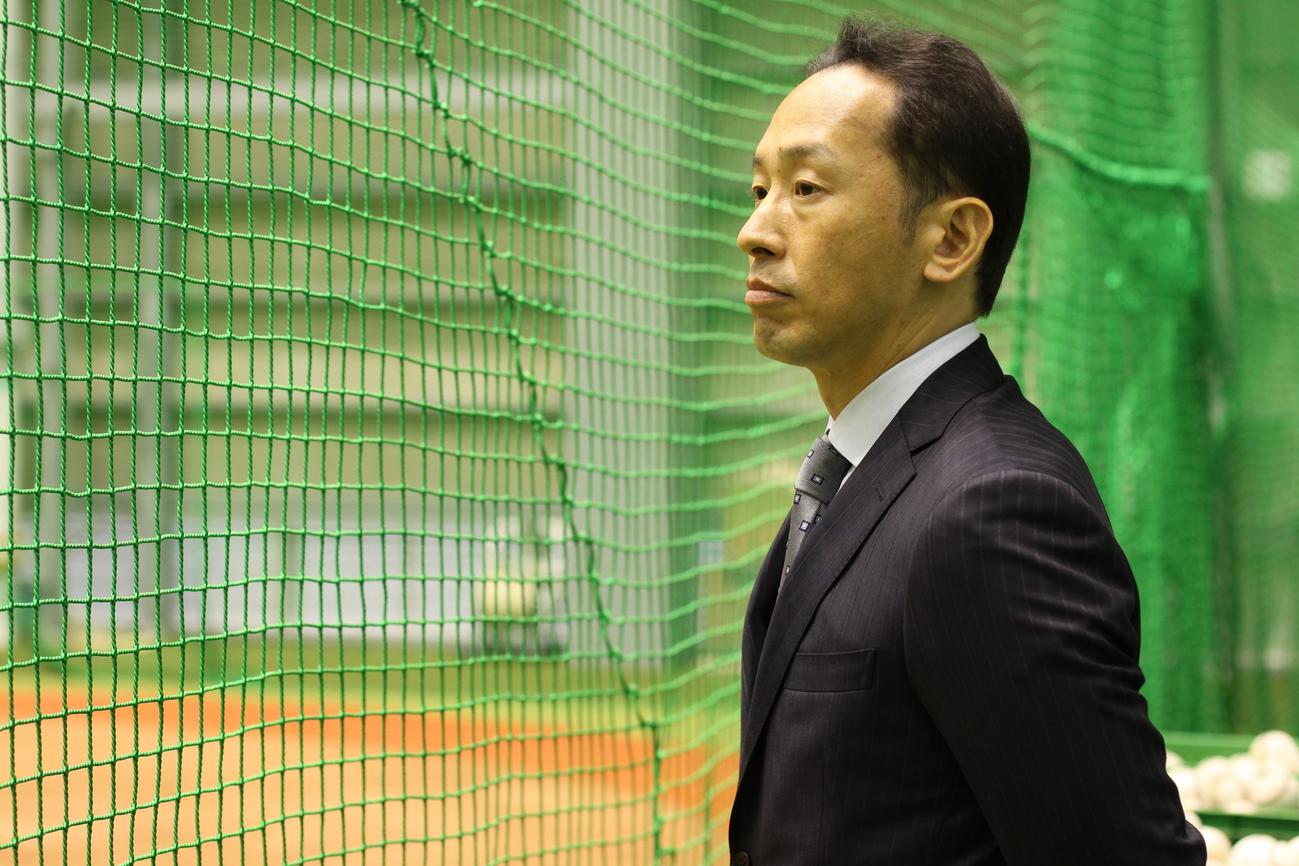 著書を出した西武高木大成事業部部長（球団提供）