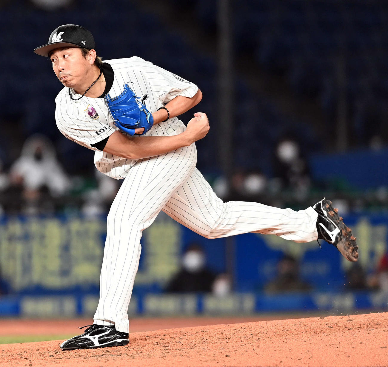 ロッテ対オリックス　9回からマウンドに上がったロッテ益田（撮影・たえ見朱実）