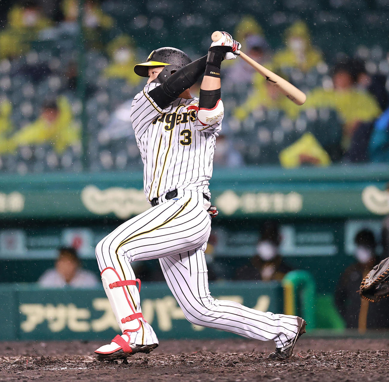阪神対巨人　3回裏阪神無死一、二塁、大山は中前適時打を放つ（撮影・浅見桂子）