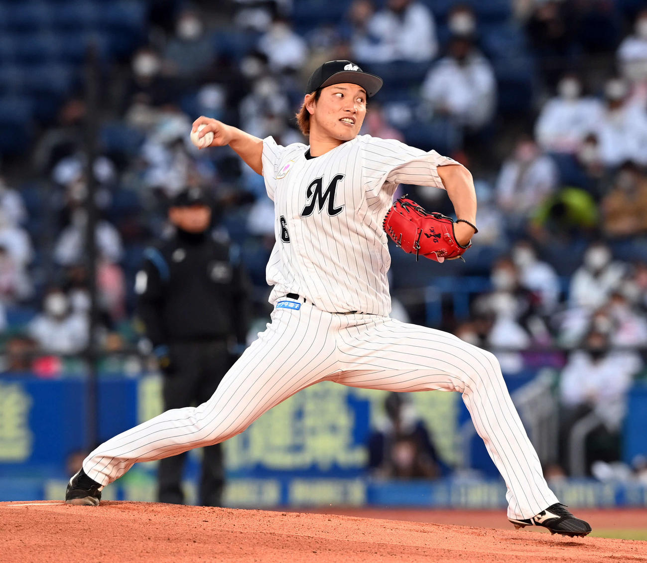 ロッテ対オリックス　ロッテ先発の岩下（撮影・たえ見朱実）