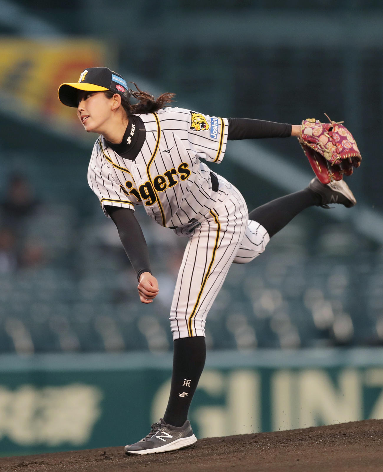 始球式を務めるタイガースWomen板東瑞紀（撮影・前田充）