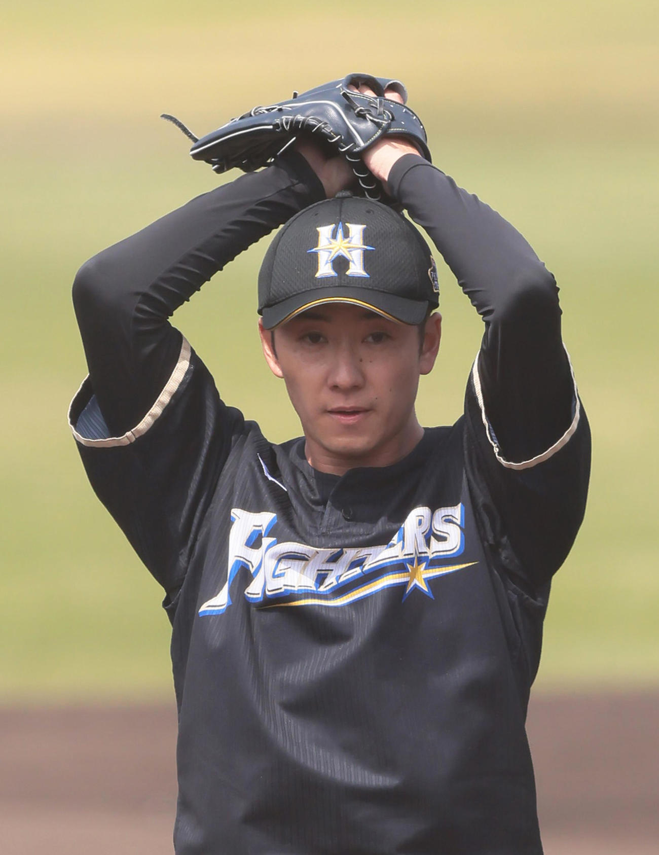 打撃投手を務めた日本ハム斎藤（撮影・足立雅史）