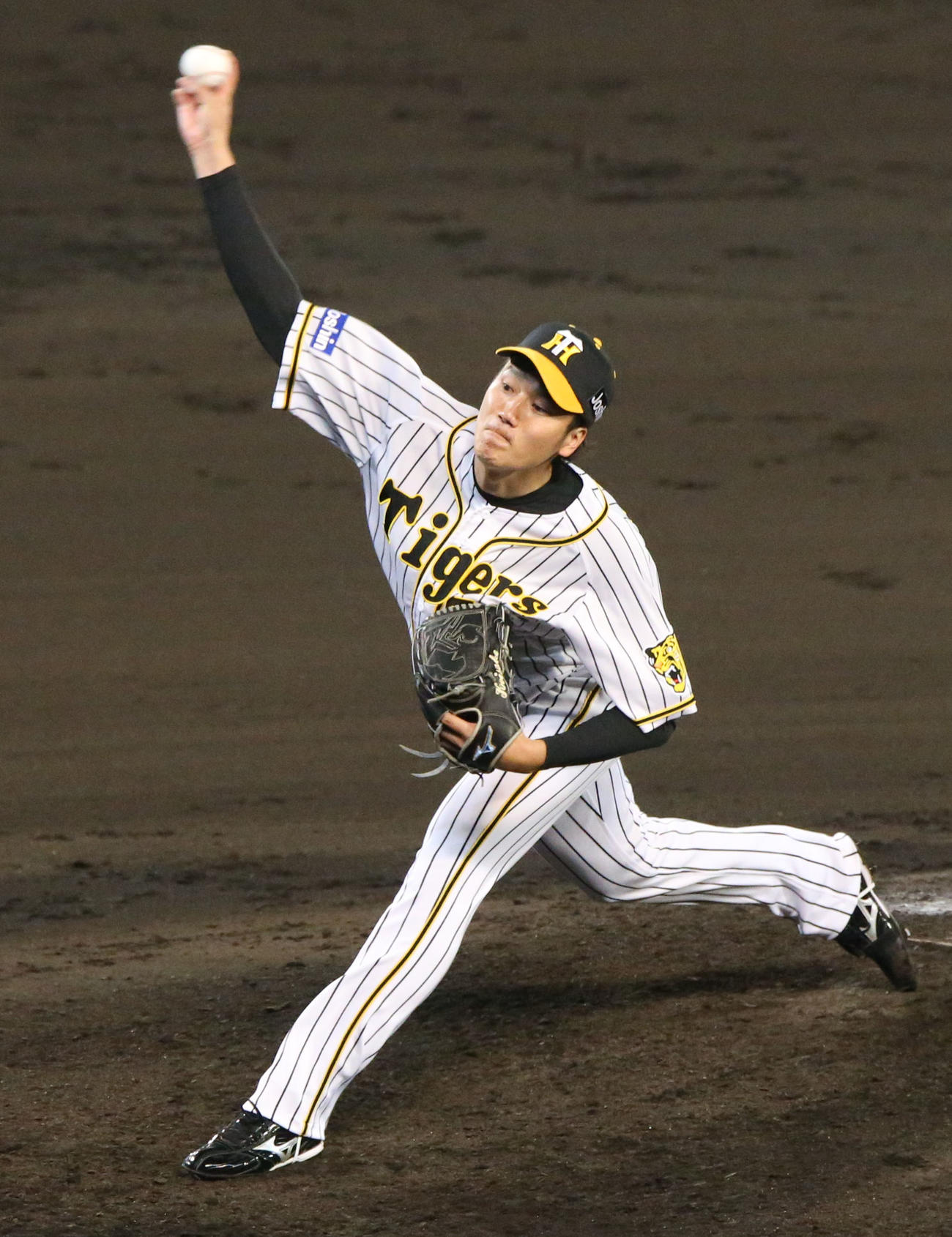 阪神対巨人　7回、阪神2番手で登板の小林撮影・上山淳一）