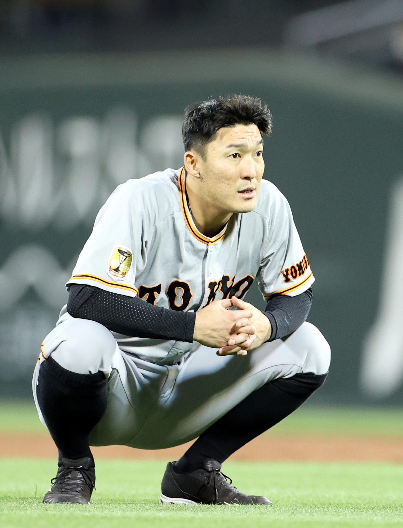 広島対巨人　7回表巨人2死満塁、遊ゴロに打ち取られ、悔しがる梶谷（撮影・狩俣裕三）