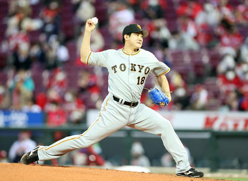 広島対巨人　巨人先発の菅野（撮影・狩俣裕三）