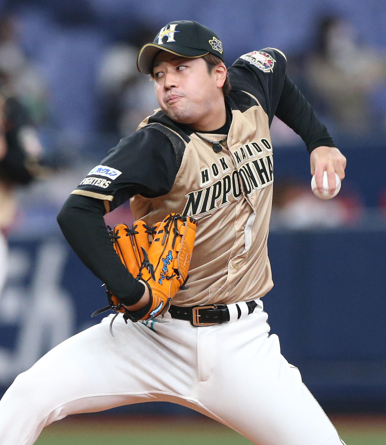 オリックス対日本ハム　7回裏オリックス1死満塁、、西村に代わって登板する堀（撮影・上山淳一）