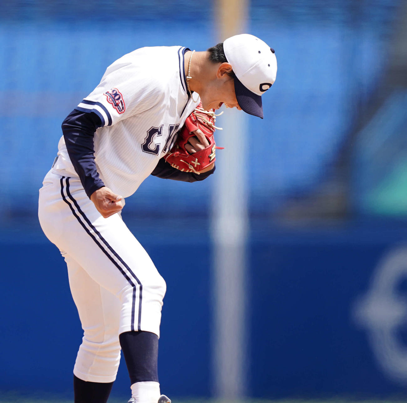 中大対亜大　完封勝利し雄たけびを上げる中大先発の皆川（撮影・鈴木みどり）