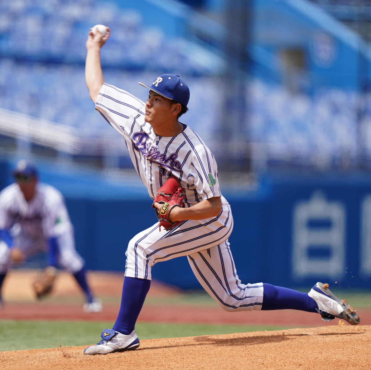 青学大対立正大　先発し力投する立正大・田中裕（撮影・鈴木みどり）