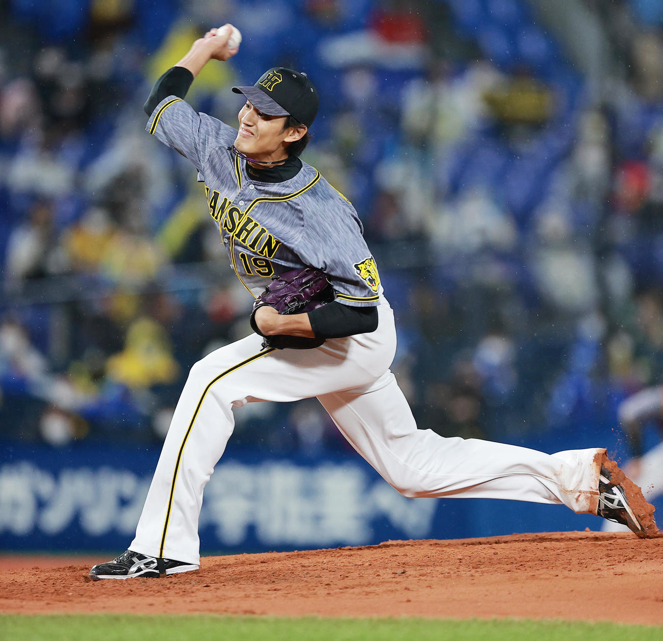 DeNA対阪神　力投する阪神藤浪（撮影・野上伸悟）