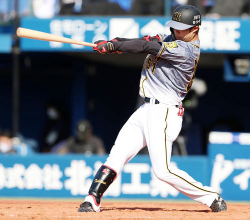 DeNA対阪神　5回表阪神無死、中野拓夢は中前打を放つ（撮影・加藤哉）
