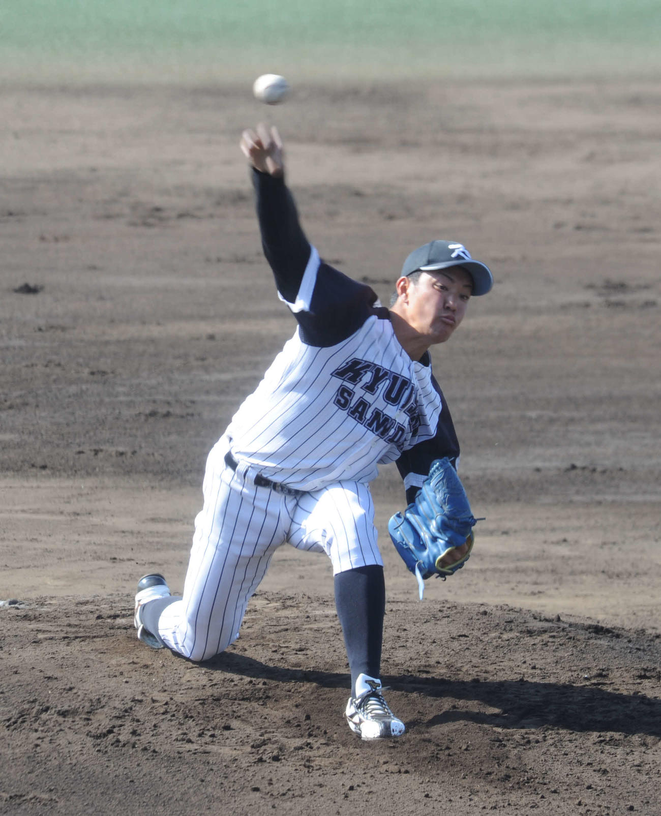 福岡6大学野球春季リーグ　九工大対九産大　九産大先発の荒木雅玖投手（撮影・浦田由紀夫）