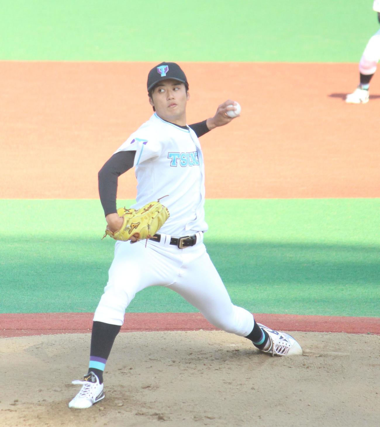 武蔵大対筑波大　開幕戦に先発し力投する筑波大・佐藤隼（撮影・保坂恭子）