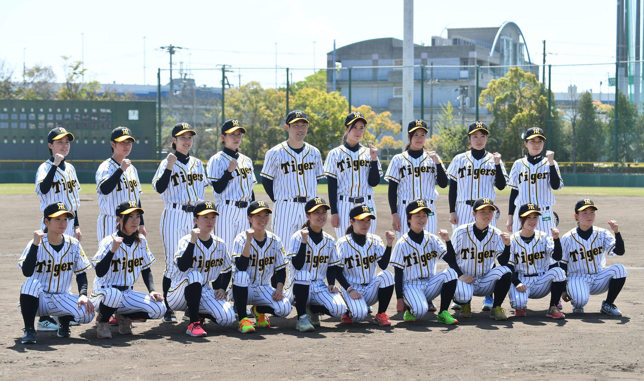 阪神タイガースWOMEN（撮影・滝沢美穂子）
