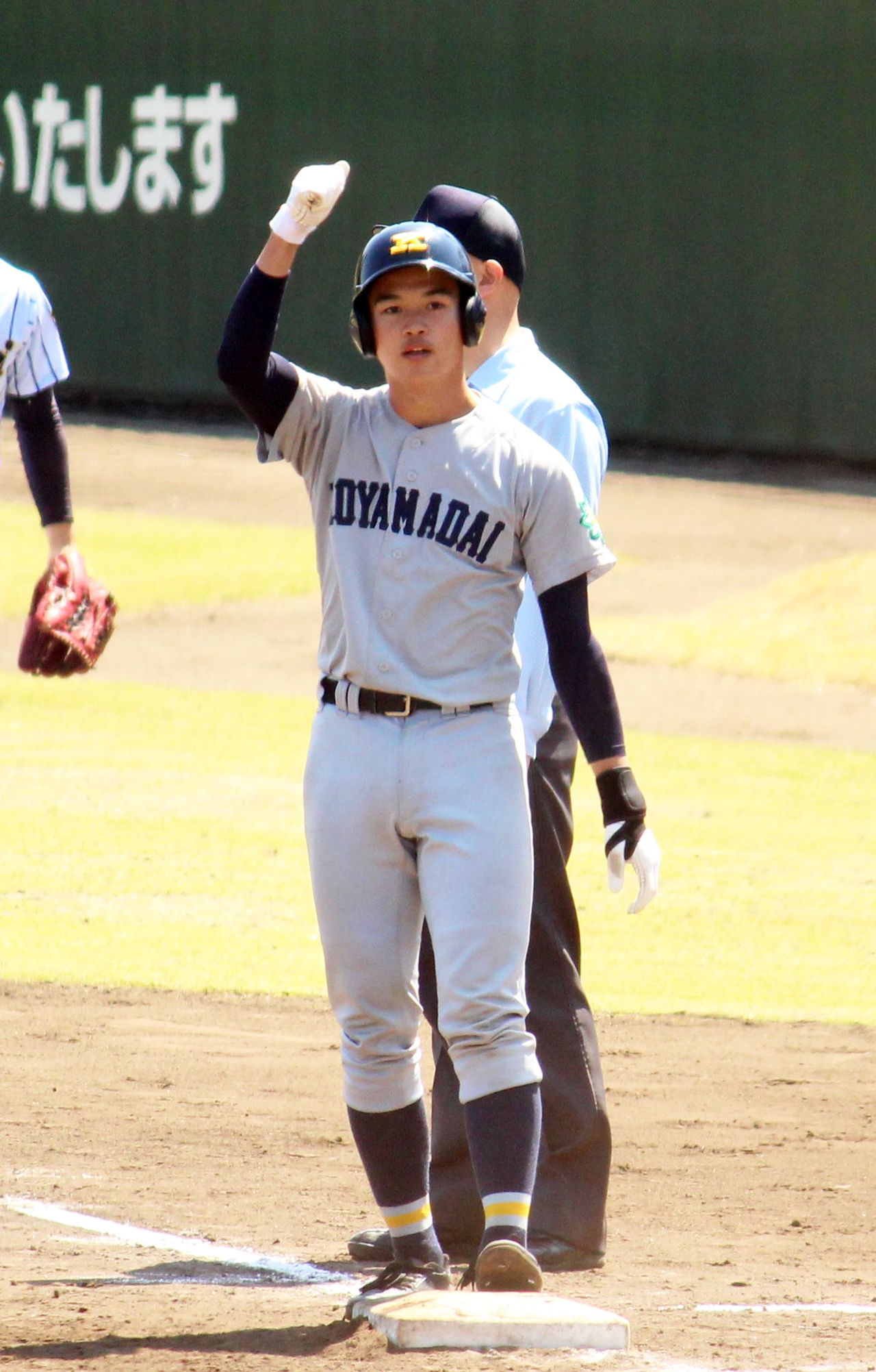 5回表先頭でチーム初安打を放った小山台・森村（撮影・保坂恭子）